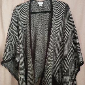 Avenue Knit Herringbone pattern open front wrap